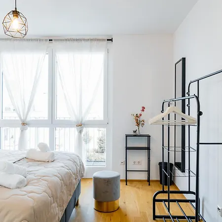 Fernweh-apartment Echterdingen Nahe Airport Und Messe - Kueche - Kostenloser Parkplatz * Leinfelden-Echterdingen
